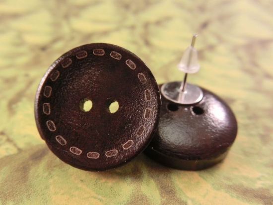 Preview: Naht Gravur Holzknopf Ohrstecker Natur Button